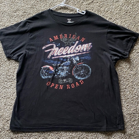 🖤 💛Black 'Freedom' Motorcycle Graphic Short-Sleeve Tee - Picture 2 of 2